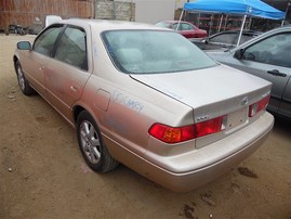 2000 TOYOTA CAMRY LE 4DR GOLD 2.2 AT Z19621
